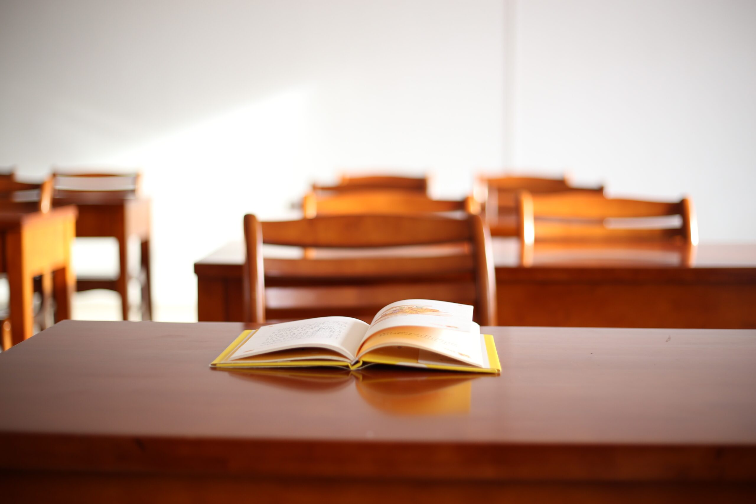 【実体験】緊張性発汗でボロボロになった私が、新卒3日で会社を辞めて「自分」を取り戻すまで